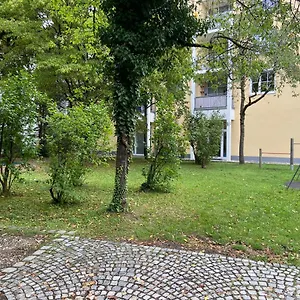 Appartamento Mit Garagenparkplatz An U-bahnstation
