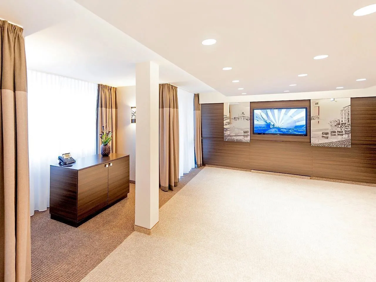 Hotel Pullman Monachium 4*,