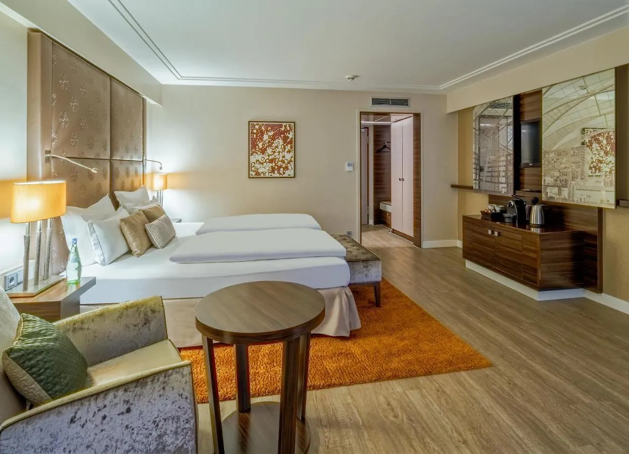 Hotel Pullman Mnichov 4*,
