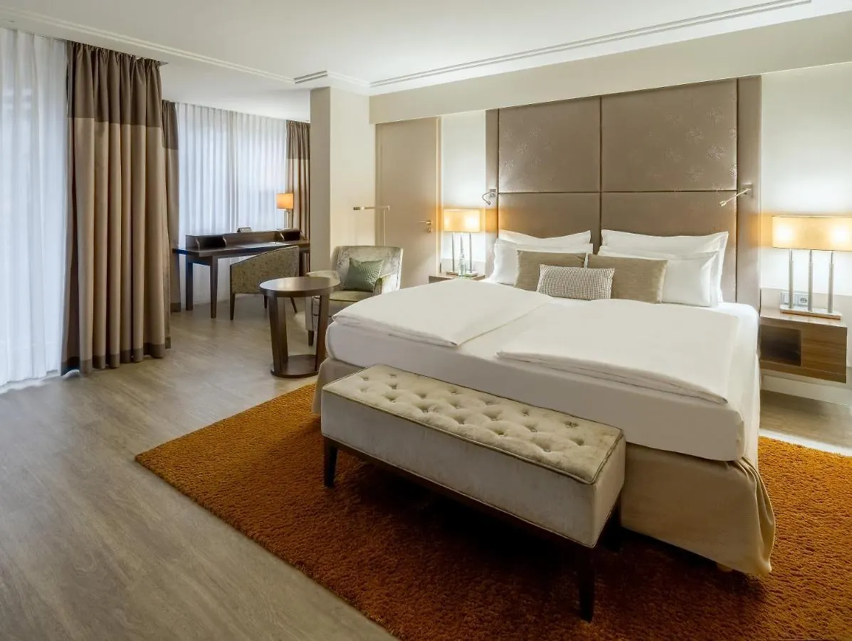 Hotel Pullman Monachium 4*,